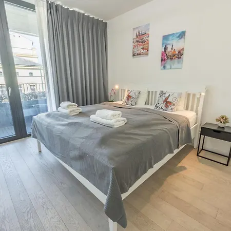 Novy Smichov-2 By Interhome Prag